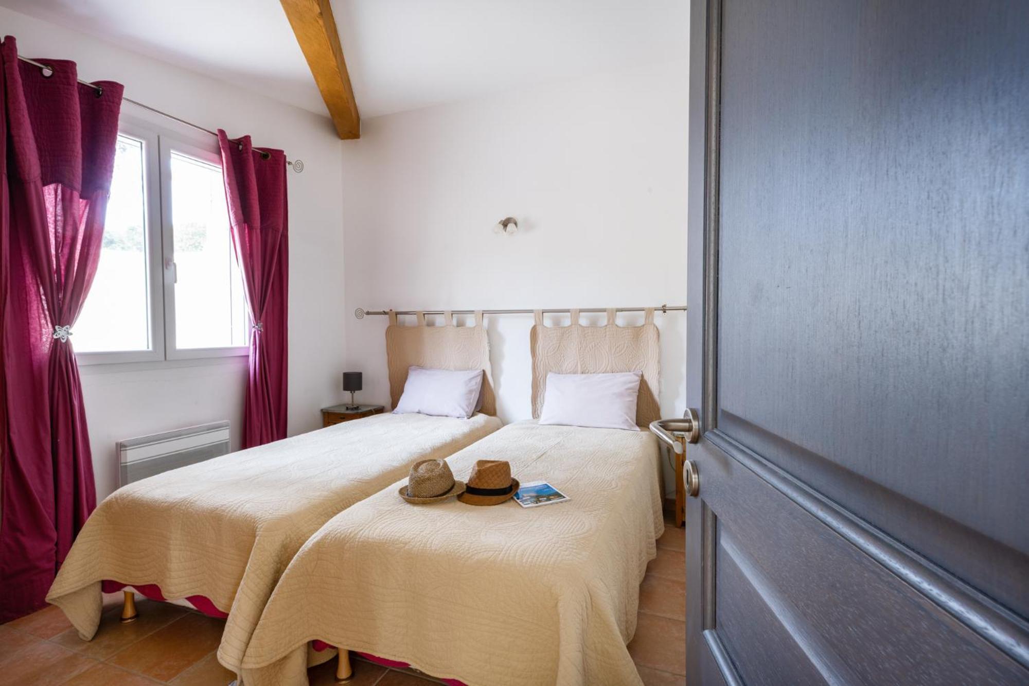 Gite Les Aiguillans Merindol-les-Oliviers ภายนอก รูปภาพ